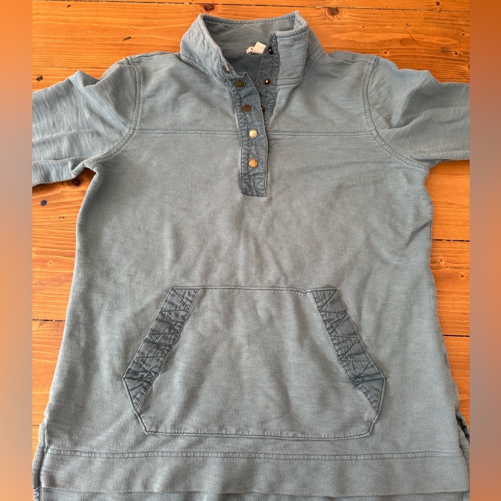 L.L. Bean Women's blue Pullover Sweatshirt‎
